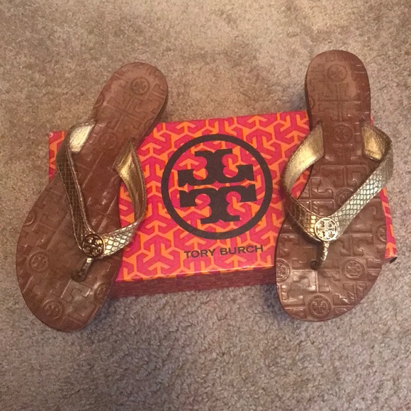 Tory Burch Shoes - Tory Burch Gold Metallic Thora Size 8 Flats